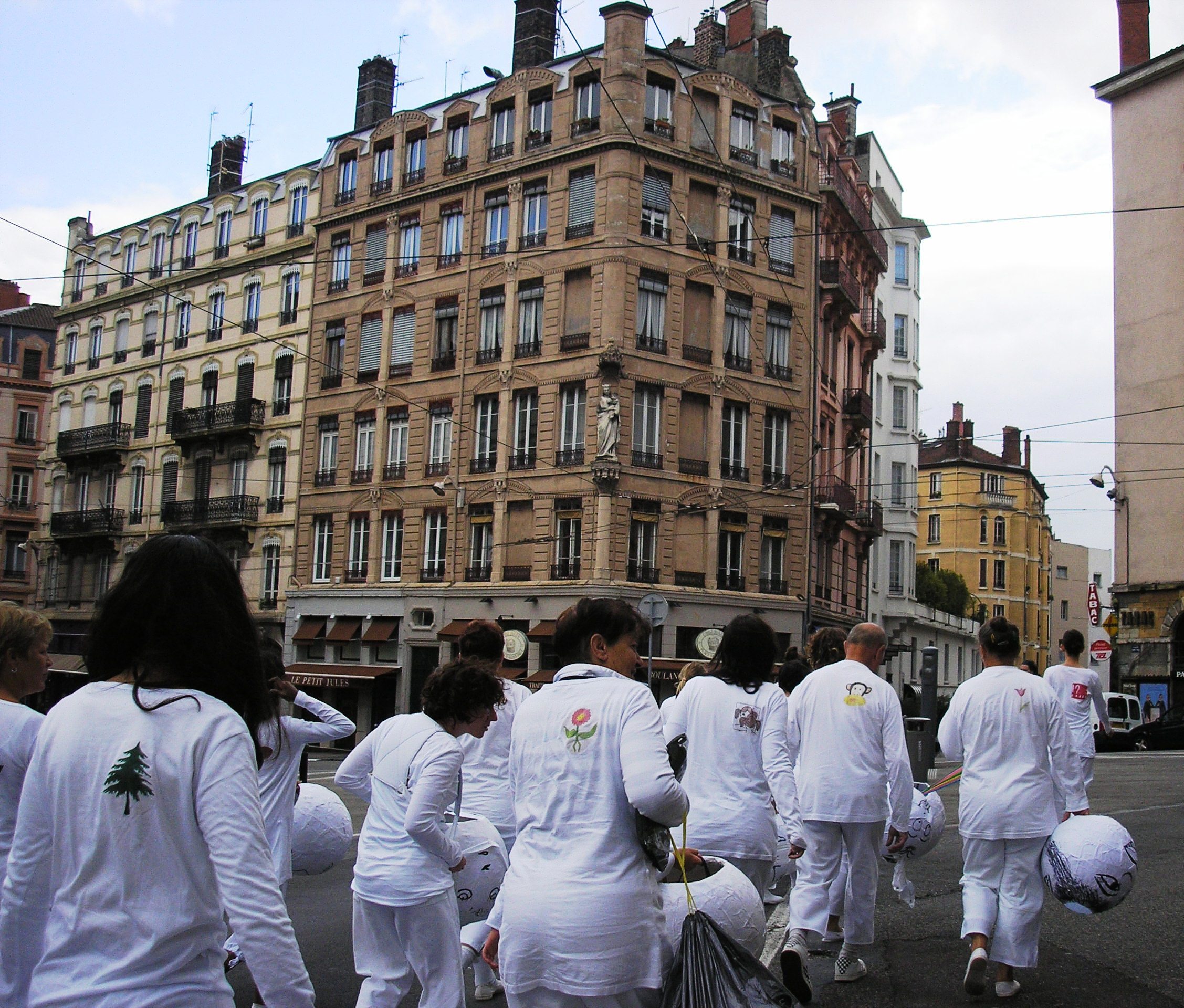o08_nastup_Lyon.jpg